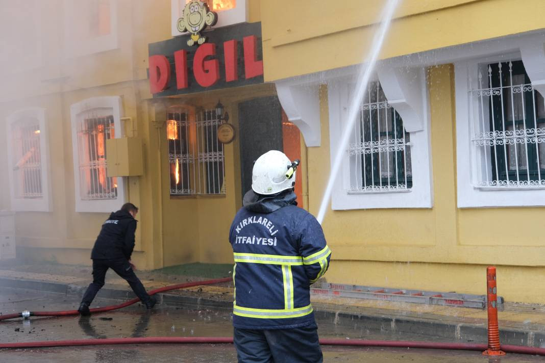 Kırklareli'nde 2 katlı tarihi binada yangın! Genç Osmanlı dönemine ait - Resim: 5
